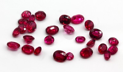 Lot lose rote Spinelle zus. ca. 7.3 ct, rund und ovalfacett.