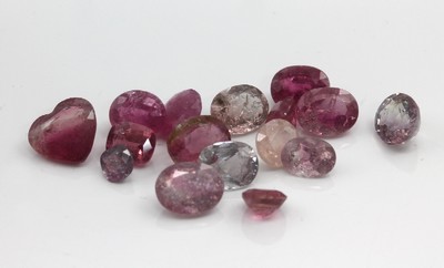 Lot lose Turmaline zus. ca. 16.5 ct, versch. Schliffformen