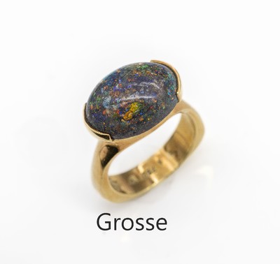 18 kt Gold GROSSE Opal-Ring, GG 750/000, ovaler Boulderopal-Cabochon ca. 15.0 ct, total ca. 10.7 g, RW 54, sign. GROSSE 1972