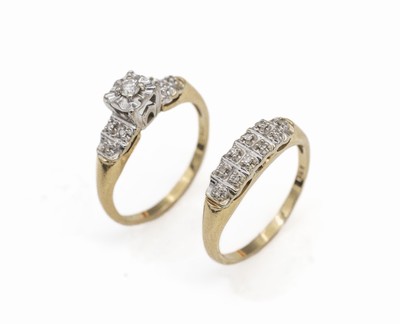 Konvolut 2 14 kt Gold Brillant-Ringe, GG/WG 585/000, Meistermarke unged., 17 Brillanten und 8/8-Diamanten zus. ca. 0.16 ct Weiß/si-p1, total ca. ...