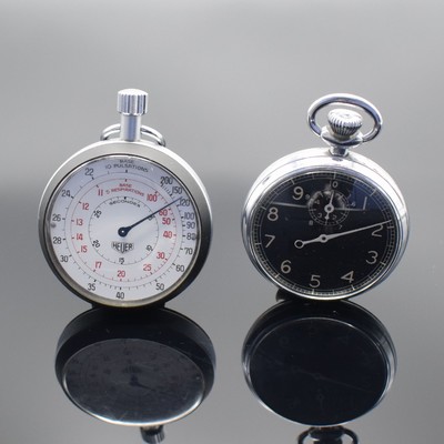 HEUER & WALTHAM 2 Stoppuhren, 1.) Heuer Schweiz um 1965, verchr. & teils geschw. Geh., 30-Sek.-Zähler, Kal. 7700, D. ca. 53 mm, Überh. empf., EZ ...