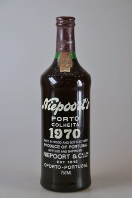 1 Flasche 1970 Niepoort Porto Colheita, Portwein, Portugal, ca. 750ml, 20,4% Vol., abgefüllt 1985, guter Erhaltungszustand