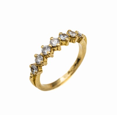 18 kt Gold Brillant-Ring, GG 750/000, 7 Brillanten zus. ca. 0.70 ct Weiß/vs, ca. 3.7 g, RW 53