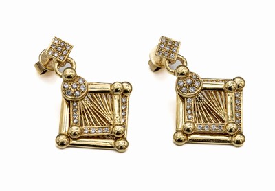 Paar 18 kt Gold Brillant-Ohrstecker, GG 750/000, 68 Brillanten zus. ca. 0.68 ct Weiß/si, beweglich gearbeitet, ca. 17.9 g, L. ca. 3.5 cm