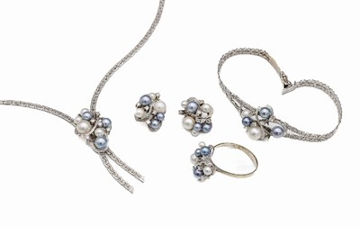 14 kt Gold Perl-Diamant-Schmuckset, WG 585/000, Collier, Armband, Ring, P. Ohrclips, Meistermarke Diemer Pforzheim, blaue und weiße Zuchtperlen in ...