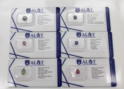 Konvolut 6 Saphire, alle mit ALGT Expertise: 1 x facett. Saphir-Tropfen ca. 1.51 ct, Yellowish Green, unbehandelt; 1 x ovalfacett. Saphir ca. 0.91 ...