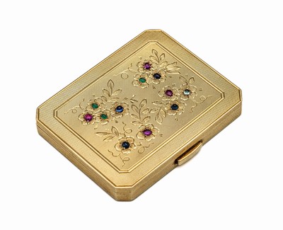 18 kt Gold Farbstein-Puderdose/Minaudiere, GG 750/000, schlichte Gestaltung mit Guillochierung, Deckel mit floralen Gravuren und 4 Saphir-, 4 Rubin- ...