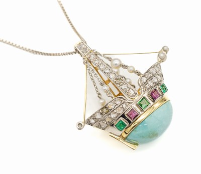 18 kt Gold Farbstein-Diamant-Anhänger "Schiff", GG/WG 750/000, Kiel aus einem gr.Türkis-Cabochon, 2 Rubin-Carrees und 3 Smaragd-Carrees ...