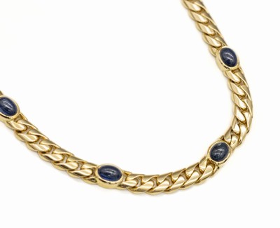 18 kt Gold Saphir-Collier, GG 750/000, 12 Saphir-Cabochons zus. ca. 12.00 ct, L. ca. 43 cm, Karabinerschließe, ca. 57.8 g