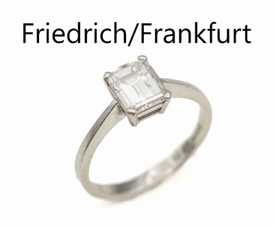 Platin Diamant-Ring, Pt 950/000, Diamant imEmerald Cut ca. 1.25 ct feines Weiß (G)/vvs1, RW 49, Hersteller Friedrich/Frankfurt