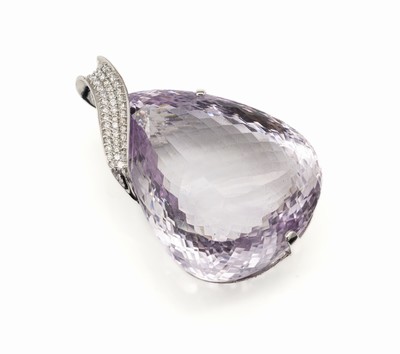 18 kt Gold Amethyst-Brillant-Anhänger, WG 750/000, facett. heller Amethysttropfen ca. 110.00 ct, Diamanten zus. ca. 1.00 ct Weiß/si,L. ca. 5 cm, ...