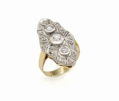 14 kt Gold Art-Deco-Ring, GG/WG 585/000, 1930er Jahre, 3 Brillanten und 12 Diam. zus. ca. 0.50 ct Weiß-get./si, RW 55, ca. 8.2 g