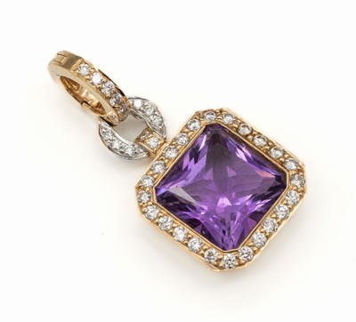 18 kt Gold Amethyst-Brillant-Anhänger, RoseG und WG 750/000, facett. Amethyst ca. 3.88 ct, Brillanten zus. ca. 0.45 ct Weiß/si, seitl. umlaufend ...