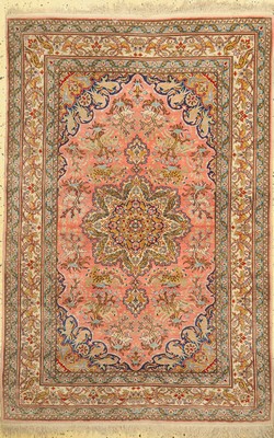 Kayseri Seide fein, Türkei, um 1960, reine Naturseide, ca. 155 x 100 cm, EHZ: 1, gebraucht