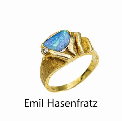 14 kt Gold Opal-Brillant-Ring, GG 585/000, abstrakte Gestaltung, Opal mit Farbspiel in Grün und Blau, 1 Brillant ca. 0.02 ct Weiß/si,RW 58, ca. ...