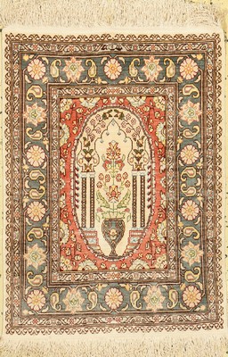 Hereke Seide fein, signiert, Türkei, ca. 50Jahre, reine Naturseide, ca. 63 x 47 cm EHZ: 1(gebraucht)