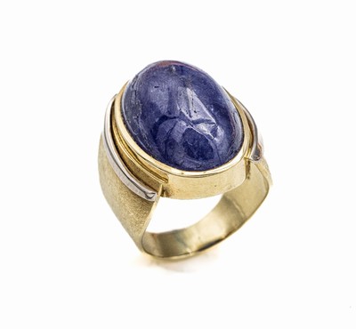 14 kt Gold Tansanit-Ring, GG/WG 585/000, mittig mit einem ovalen Tansanitcabochon ca. 48.00 ct, massive Schiene mit aufgelegtem WG Schienen, z.T. ...