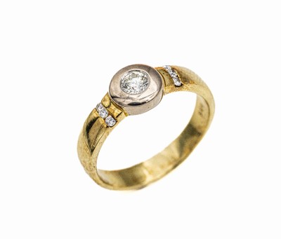 14 kt Brillant-Ring, GG/WG 585/000, 7 Brillanten zus. ca. 0.35 ct (grav.) Weiß- l.get.Weiß/si, total ca. 5.62 g, RW 58