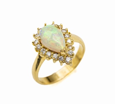 18 kt Gold Opal-Brillant-Ring, GG 750/000, Opal-Tropfen mit überwiegend grünem Farbspiel ca. 3.20 ct, 16 Brillanten zus. ca. 0.48 ct Weiß/vs-si, ...