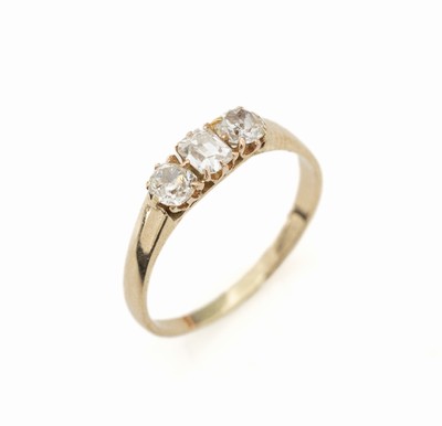 14 kt Gold Altschliffdiamant-Ring, GG 585/000 (gepr.), 3 Altschliffdiamanten zus. ca. 0.60 ct feines Weiß-l.get.Weiß/si, RW 61, ca. 2.6 g