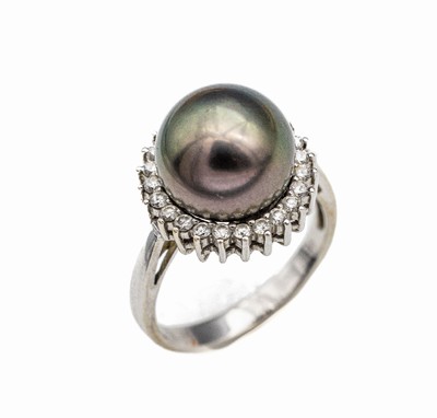 18 kt Gold Zuchtperl-Brillant-Ring, WG 750/000, graue Tahitizuchtperle D. ca. 12 mm, umgeben von Brillanten zus. ca. 0.46 ct (grav.) Weiß/p 1, RW ...