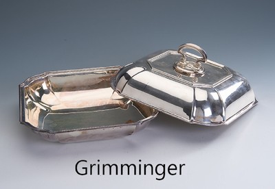 Terrine, 925er Silber, deutsch, schlichte quadratische Gestaltung mit geschwungenen Ecken, geometrisch, ca. 23 x 23 cm, H. mit Handhabe ca. 14 cm, ...