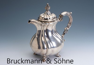 835er Silber Kaffeekanne, Bruckmann & Söhne Heilbronn, 1930er Jahre, Barockstil, godroniert, bauchige Form, 4 Füße, Griff mit ...