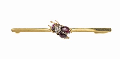 14 kt Gold Brosche "Käfer", GG 585/000, Körper aus Granat-Cabochon, kl. Diamantbesatz,L. ca. 6 cm, ca. 5.5 g