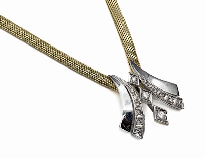 14 kt Gold Brillant-Collier, GG/WG 585/000,Mittelteil bes. mit 15 Brillanten zus. ca. 0.35 ct feines Weiß-Weiß/vs-si, Strickcollier L. ca. 47 cm, ...