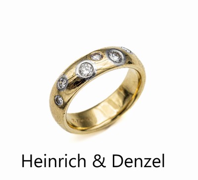 18 kt Gold/Platin Brillant-Ring, GG 750/000, 7 in Platin eingelassene Brillanten zus. ca. 0.50 ct Feines Weiß/vs (grav.) feines Weiß/vs, RW 54, ...