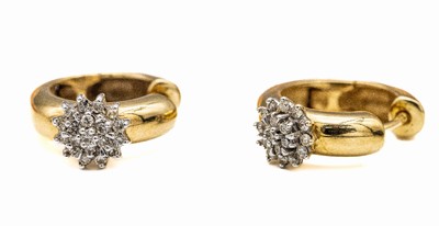 Paar 14 kt Gold Brillant-Ohrcreolen, GG 585/000, 38 Brillanten zus. ca. 0.38 ct Weiß- l.get.Weiß/si-p, ca. 7.46 g, D. ca. 1.5 cm, passend zu ...