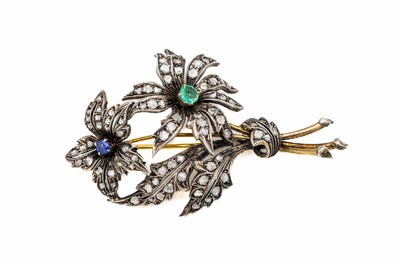 18 kt Gold Farbstein-Diamant-Brosche "Blumenstrauß", um 1880, GG 750/000 und Silber, Blüten und Blätter mit 75 Diamantrosen zus. ca. ...