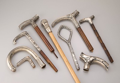 Konvolut 9 Stockgriffe, um 1900-1930, überwiegend Silber, 1 x WMF, versch. Motive, Damen- und Herrenmodelle, meist Restschuss, reichhaltiges ...