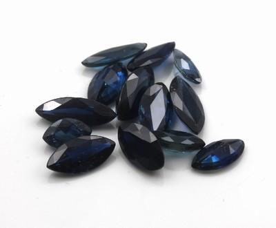 Lot 13 lose facett. Saphire, zus. 5.97 ct, Navette, in versch. Größen