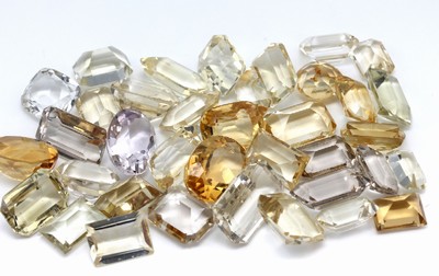 Lot lose facett. Citrine, zus. 105.57 ct, in versch. Größen, Farben und Schliffformen