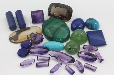 Fundgrube lose Farbsteine, zus. 253.05 ct, facett. und Cabochons, u.a. Lapislazuli, Amethyste, Türkise u.v.m.
