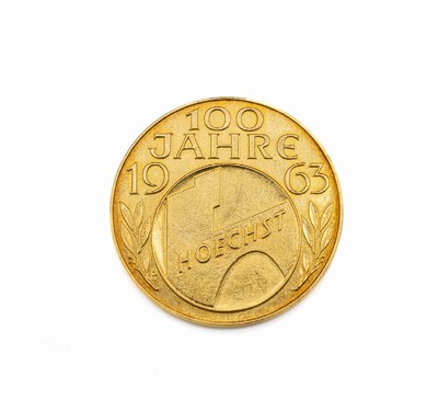 Goldmedaille, AV: 100 Jahre Hoechst 1963, RV: Farb Werke Hoechst AG, ca. 7.9 g