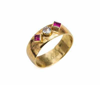 14 kt Gold Ring, GG 585/000, 1 runde Diamantimitation, 2 synth. Rubin -Carrees, RW 66, ca. 8.1 g