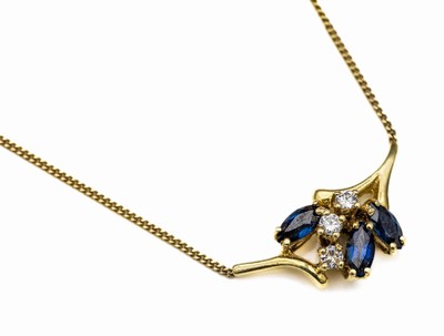 14 kt Gold Brillant-Saphir-Collier, GG 585/000, Mittelteil mit 3 Saphir-Navettes und 3 kl. Brillanten, L. ca. 39 cm, ca. 3.2 g