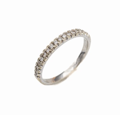 18 kt Gold Brillant-Ring, WG 750/000, 17 Brillanten zus. ca. 0.25 ct Weiß/si-p, RW 53