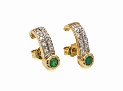 Paar 14 kt Gold Smaragd-Brillant-Ohrstecker, GG/WG 585/000, 2 rundfacett. Smaragde zus. ca. 0.30 ct, 8 Brillanten zus. ca. 0.20 ct Weiß/si, total ...