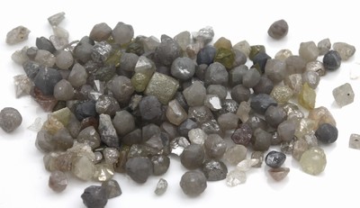 Lot lose Rohdiamanten zus. ca. 40.10 ct
