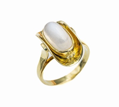 14 kt Gold Mondstein-Ring, GG 585/000, ovaler Mondsteincabochon, total ca. 6.7 g, seitl. Verzierung mit Goldkügelchen, RW 58