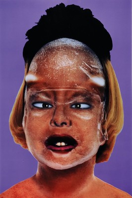 Orlan, geb. 1947, ist eine französische Künstlerin und wichtige Vertreterin des Body-art und Perfomance-Kunst. Sie selbst beschreibt ihre Methode ...