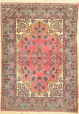 Kerman alt, Persien, um 1950, Wolle auf Baumwolle, ca. 160 x 110 cm, fleckig, EHZ: 2