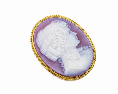 18 kt Gold Lagensteinkamee-Brosche, GG 750/000, Kordelverzierung, Frauenportrait, Meistermarke verschlagen, L. ca. 4 cm