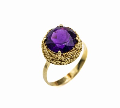18 kt Gold Amethyst Ring, GG 750/000, rundfacett. Amethyst, flechtartige Unterkaderung, total ca. 3.5 g, RW 52