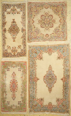 Konvolut 4 Kerman, Persien, ca. 50 Jahre, Wolle auf Baumwolle, ca. 155 x 95 cm, ca. 90 x 90 cm, ca. 120 x 62 cm, EHZ: 2