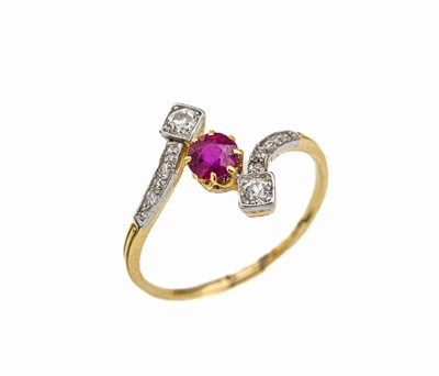 14 kt Gold Jugendstil Diamant-Ring, GG 585/000, Schauseite zeittyp. platiniert, 1 Rubin ca. 0.30 ct, 12 Altschliff-Diamanten zus. ca. 0.14 ct ...