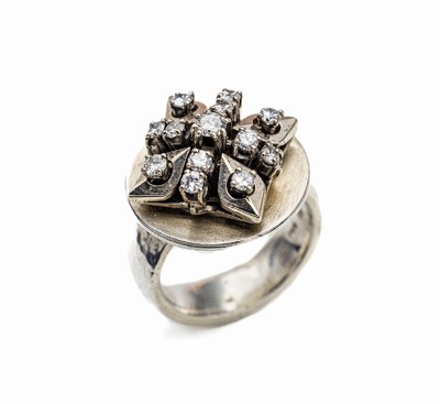 14 kt Gold und Silber Brillant-Ring, Einzelanfertigung auf Kundenwunsch, Bekrönung GG 585/000 bes. mit 13 Brillanten zus. ca. 0.70 ct Weiß/si auf ...